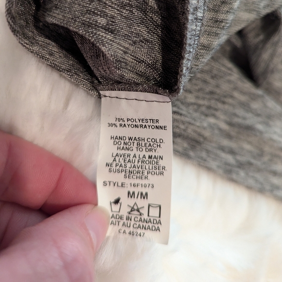 MICHAEL TYLER pullover top with mesh style overlay - Picture 8 of 8